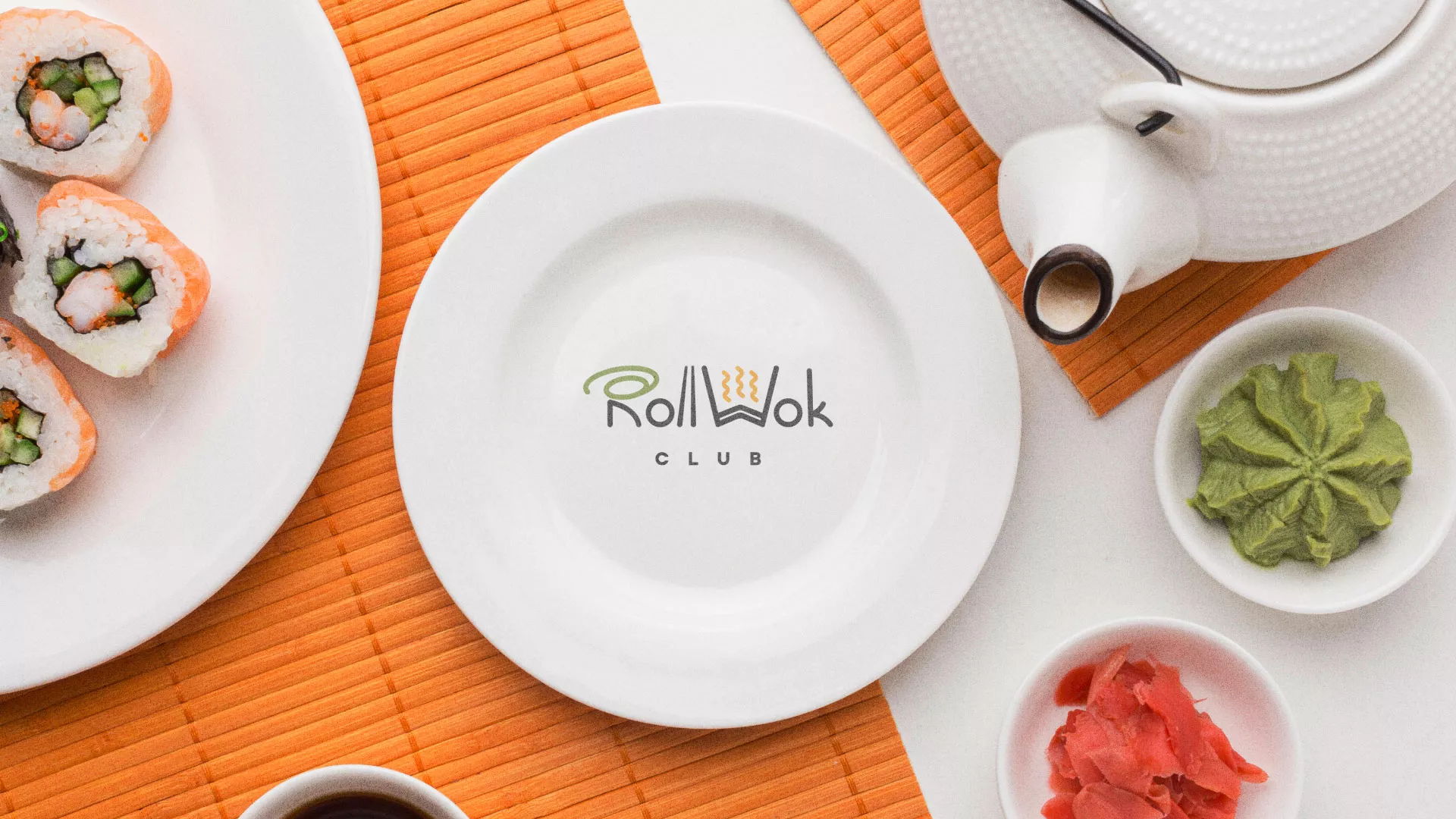 Разработка логотипа и фирменного стиля суши-бара «Roll Wok Club» в Калтане